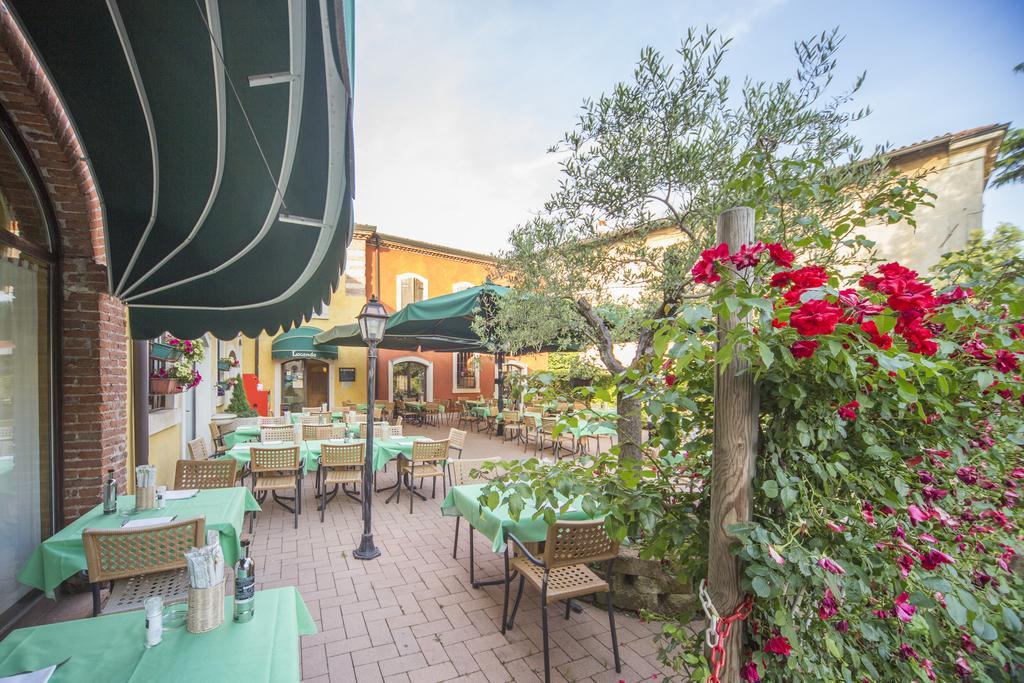 Hotel Antichi Cortili Dossobuono Eksteriør billede